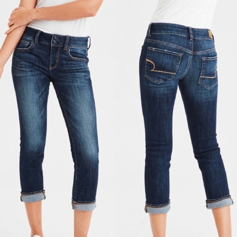 American Eagle Artist Crop Stretch Dark Wash Jeans. 0